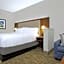 Holiday Inn Express & Suites Columbus North By IHG