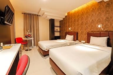 Empress Hotel Makassar City Center by LIFE