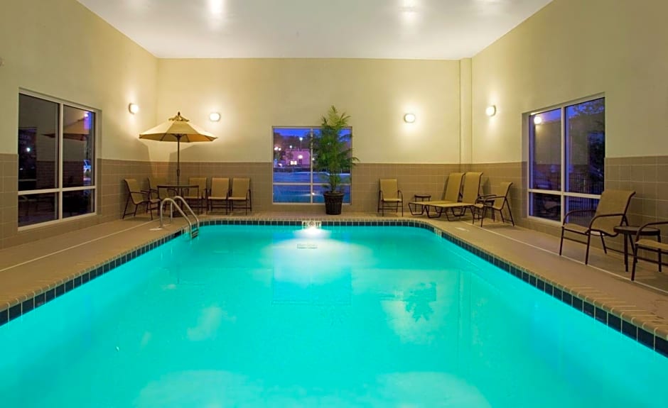 Holiday Inn Express Hotel & Suites Lake Zurich-Barrington By IHG