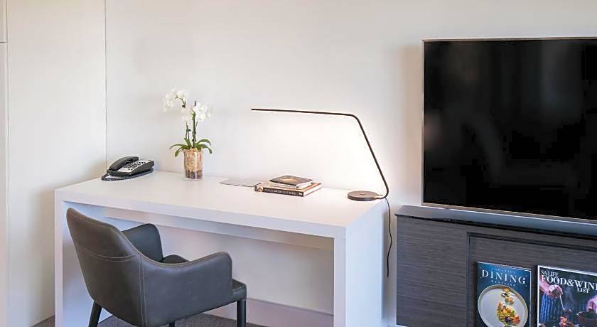 Oaks Glenelg Plaza Pier Suites