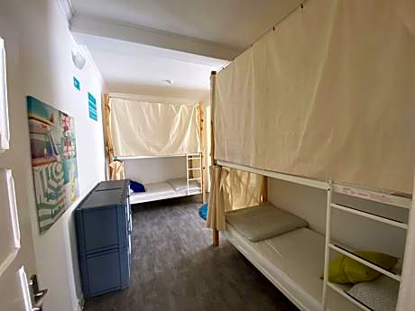 Bed in 6-Bed Mixed Dormitory Room