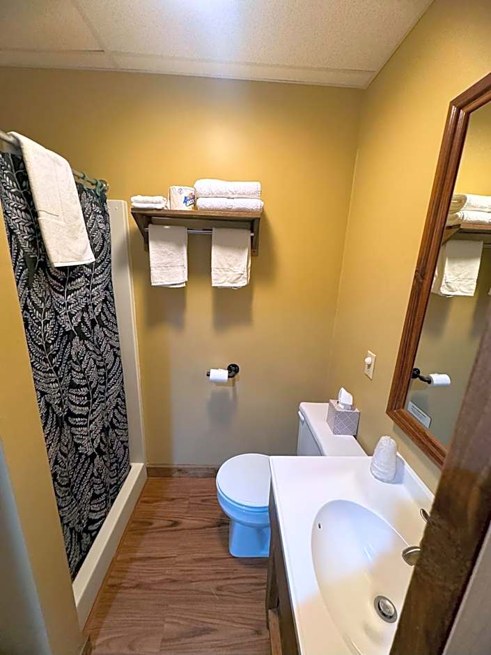 Lake Ontario Motel & Inn