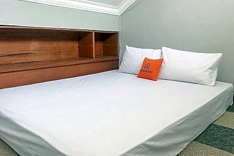 Standard Double Room with Shared Bathroom