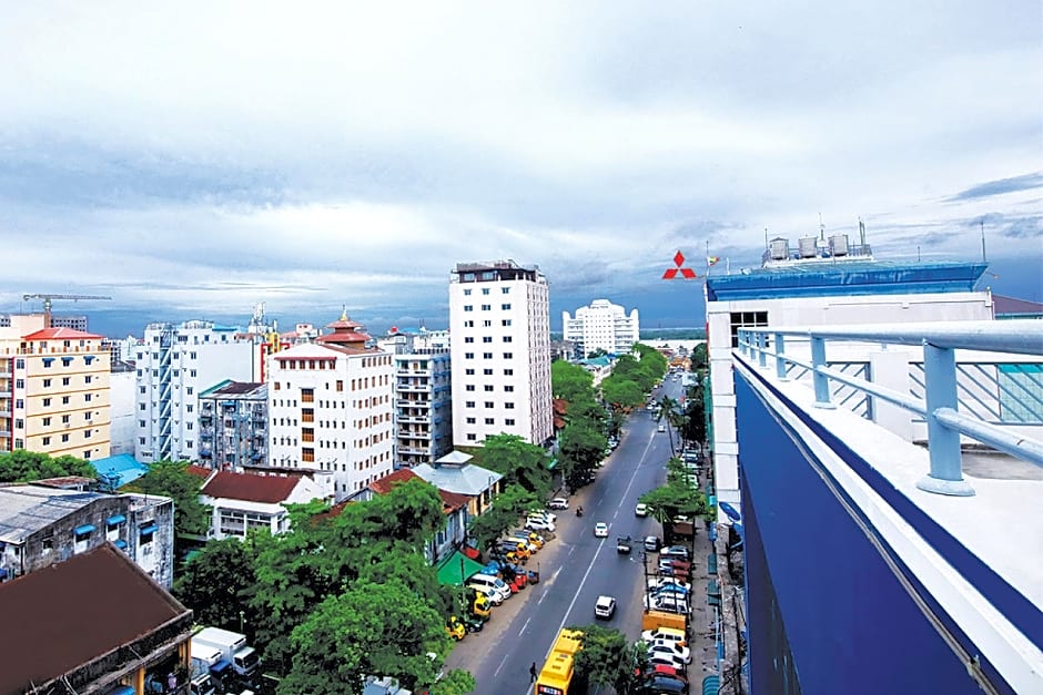 Botahtaung Hotel