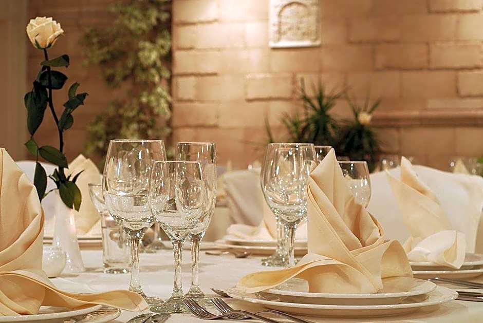 Athens Atrium Hotel & Jacuzzi Suites