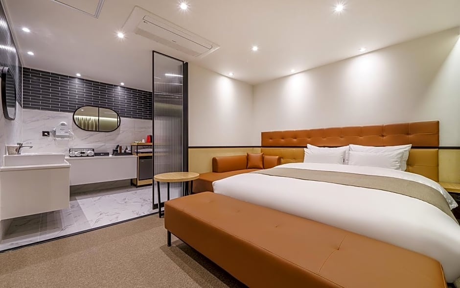 Busan Songjeong Brooks Hotel