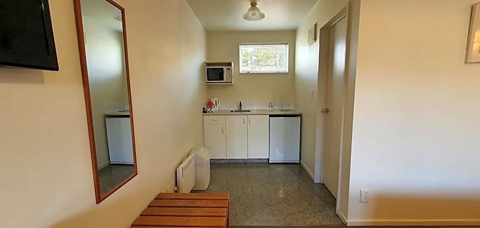 Rosewood Court Motel