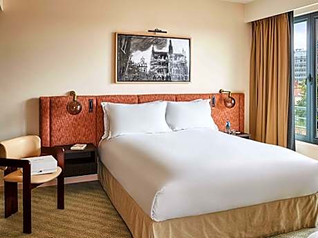 One-Bedroom Prestige King Suite with Separate Living Area