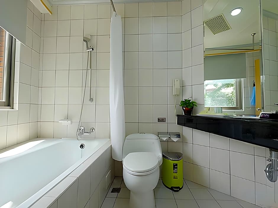 Cambridge Hotel Yung Kong