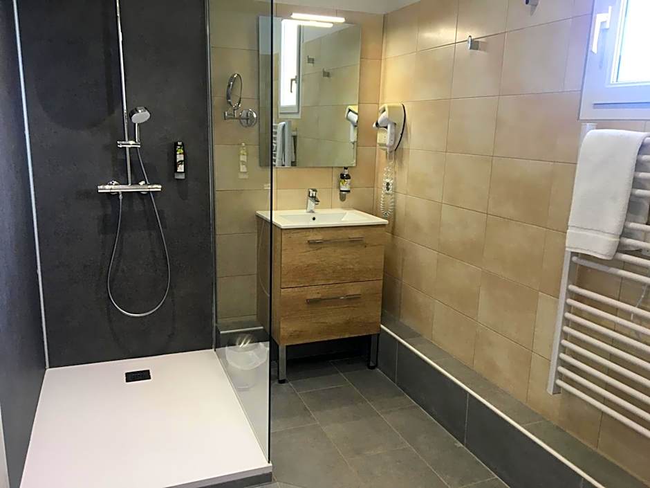 LOGIS HÔTEL RESTAURANT SPA Les BALCONS DE L'ESPERANCE