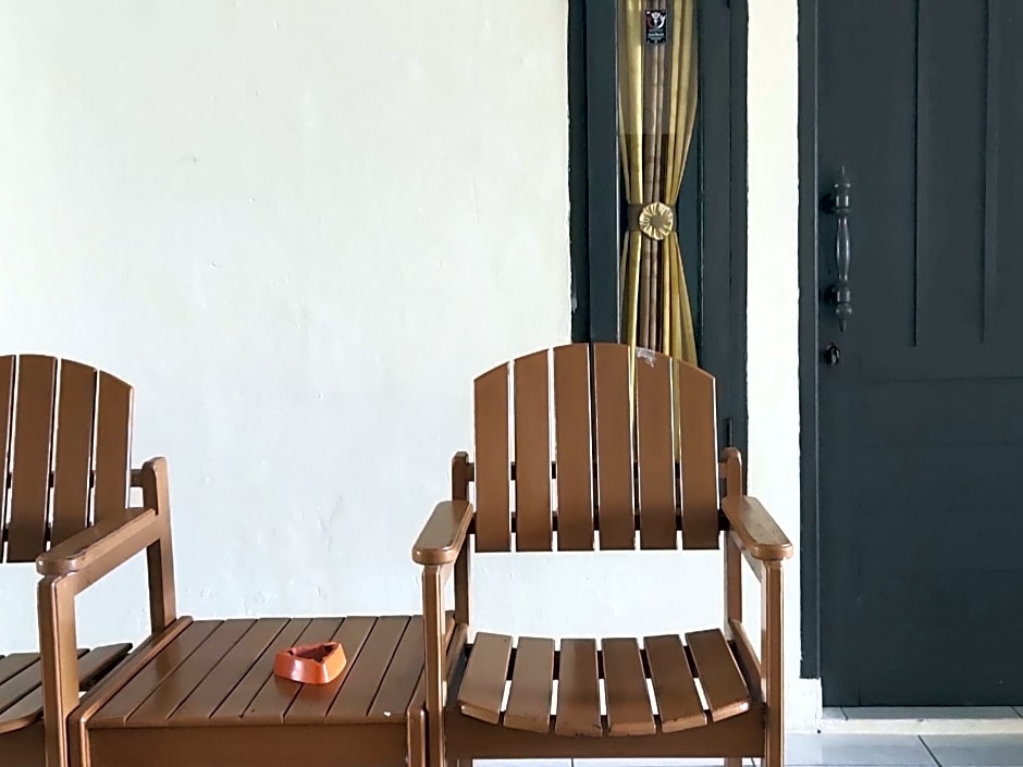 penginapan karanglaut santolo