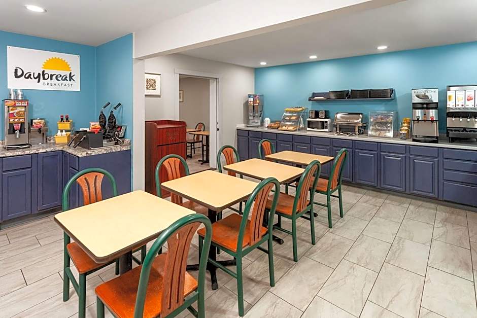 Days Inn by Wyndham Eagle River