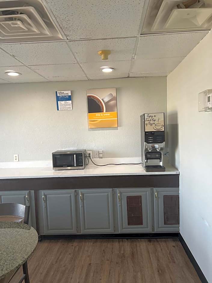 Motel 6 Tulsa, OK Airport