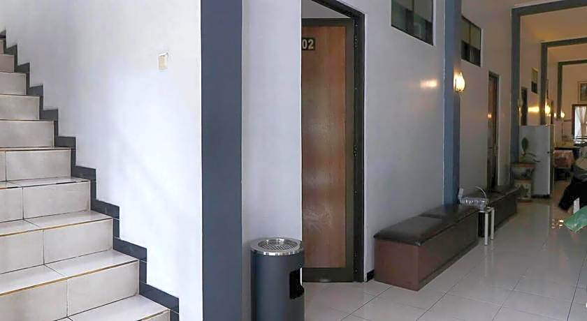 RedDoorz Plus near Undip Tembalang