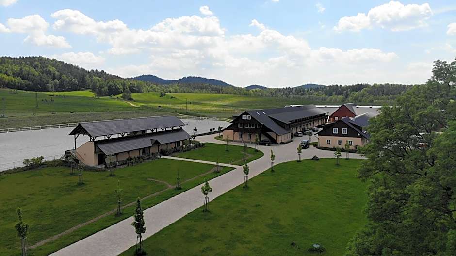 Apartmán-Hotel Jítravský Dvorec