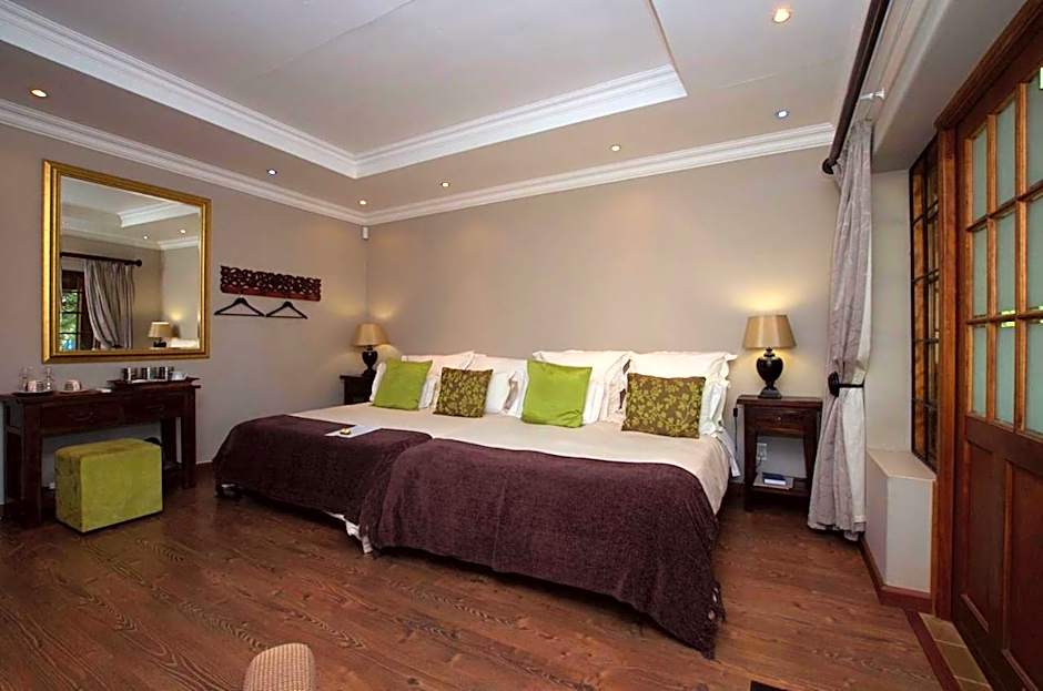 Tuskers Bush Lodge B&B