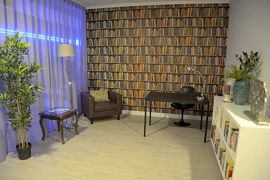 The Navigator - Olympus Marina