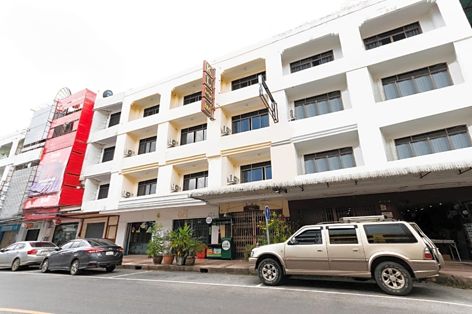 OYO 1118 K L Boutique Hotel
