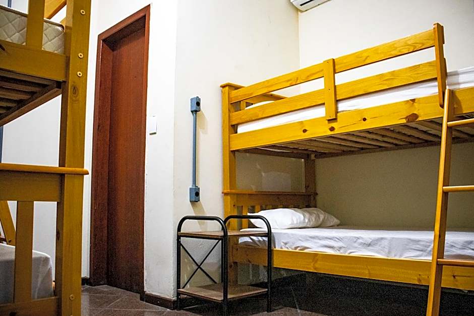 Esquina 8 Suítes Confort & Hostel