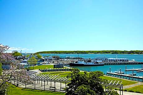 The Harbor Front Inn