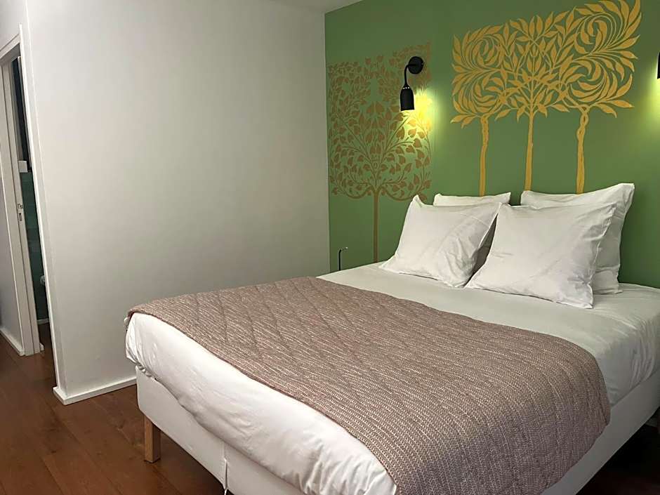 Denis & Virginie - château à pied - parking gratuit