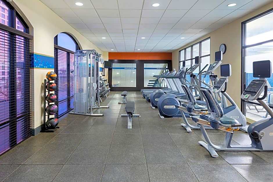 Hampton Inn & Suites Kansas City-Country Club Plaza