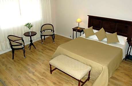 Superior Corner Room