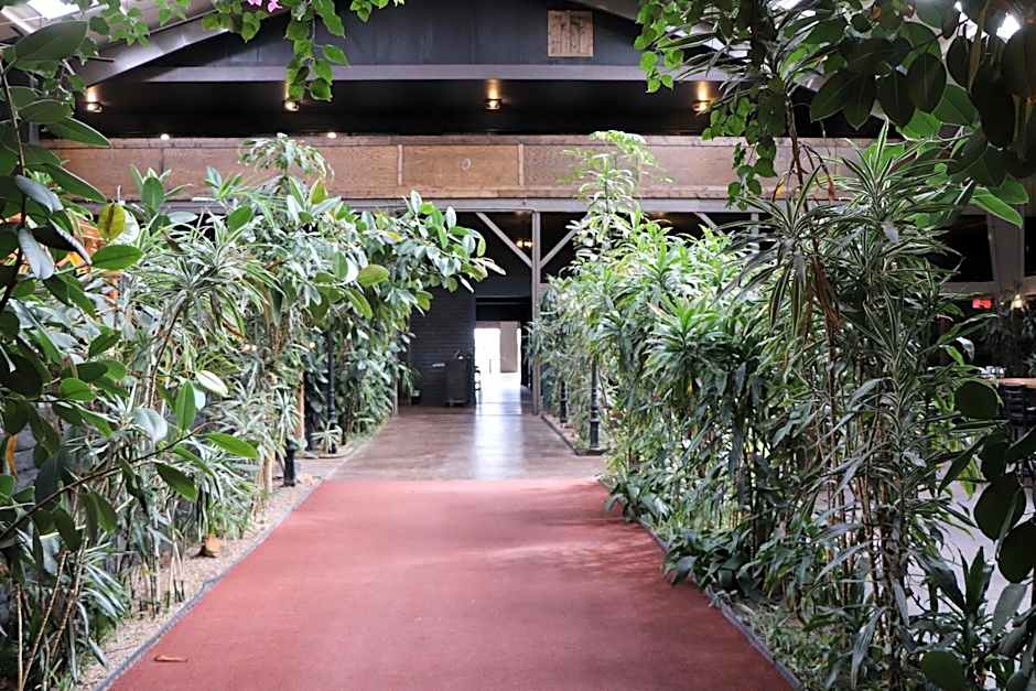 Historic Cow Palace Inn