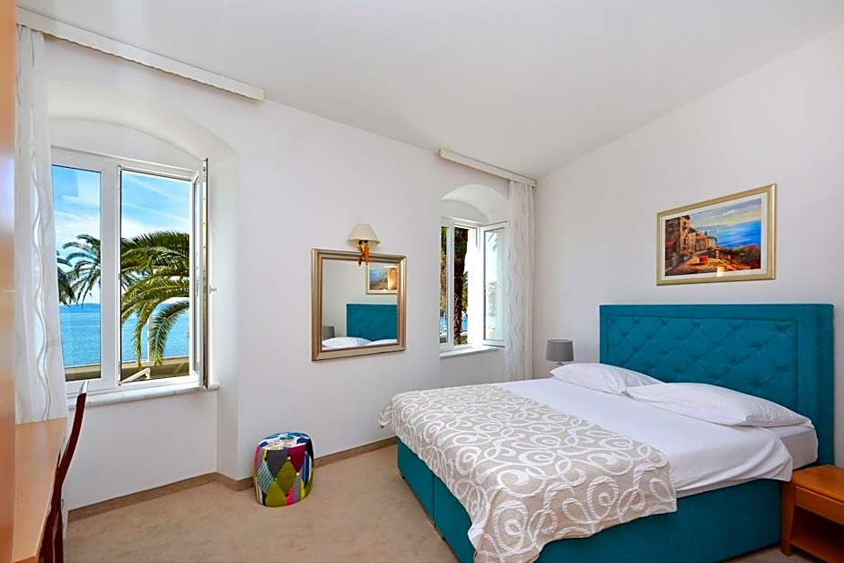 Photo 1 of 4 of Superior, Sea View