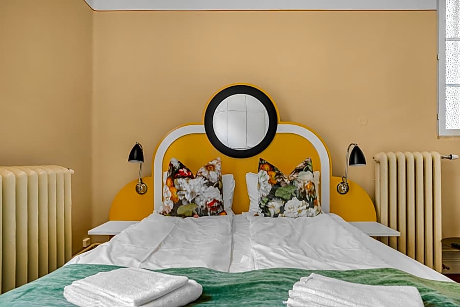 The Apartments Company - The Sweet