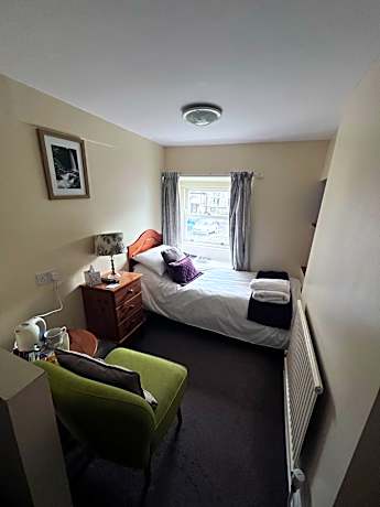 OYO Cocketts Hotel
