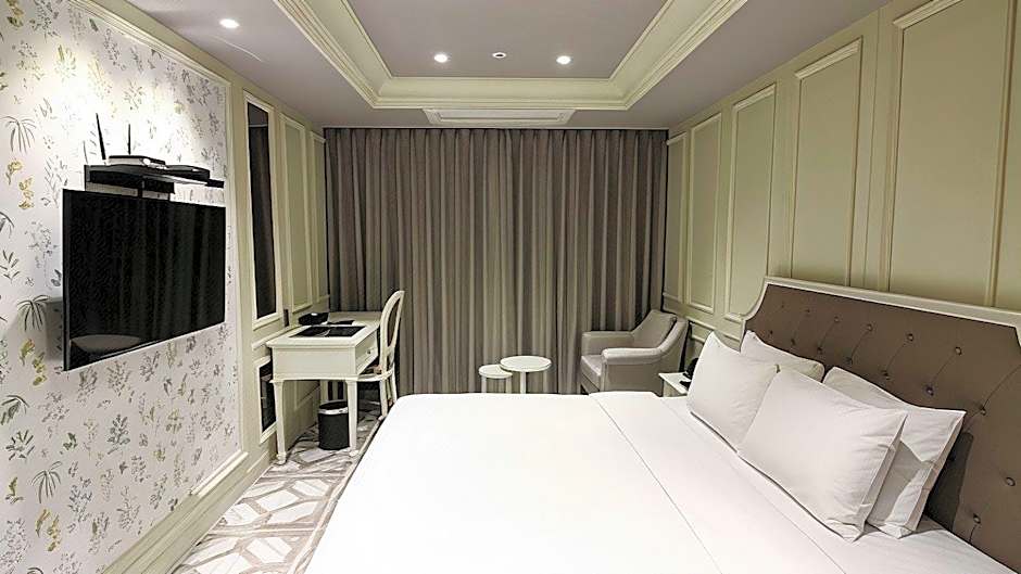 Golden Tulip Ever Yongin Hotel
