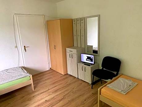 Basic Triple Room with Shared Bathroom