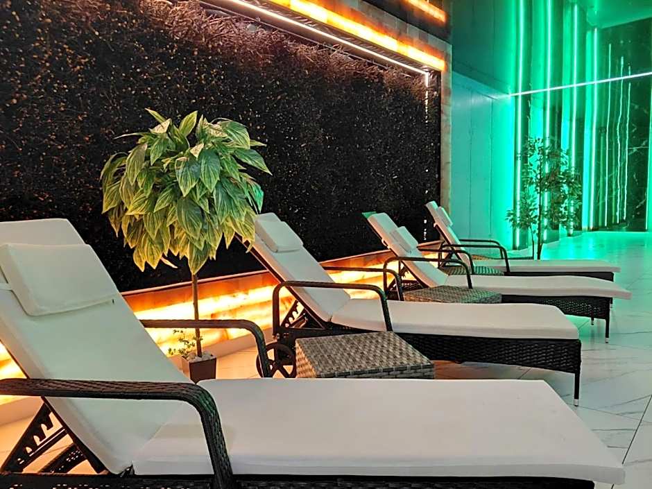 Hotel Lantier - Basen & Gabinet SPA
