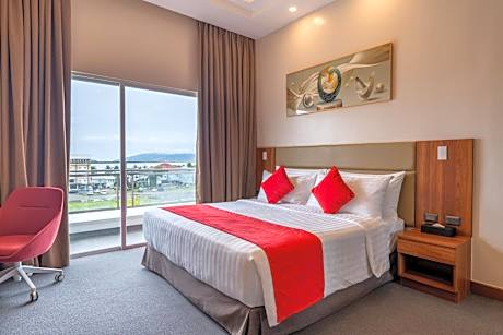 Presidential Suite with Two King Beds and Spa Bath - Non-Smoking