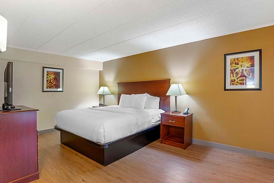 Best Western Plus Governor's Inn
