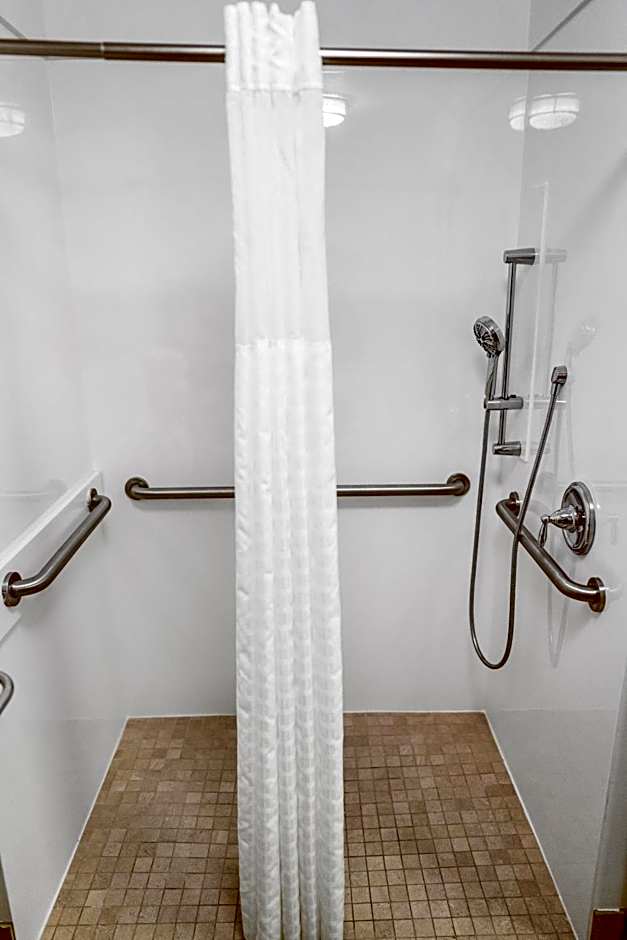 Crystal Inn Hotel & Suites - Salt Lake City