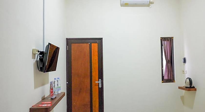 RedDoorz Syariah near Exit Tol Pemalang Comal 2