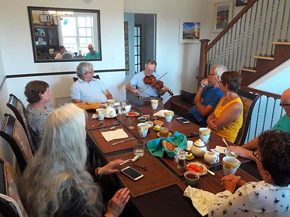 The Fiddle and the Sea Bed and Breakfast