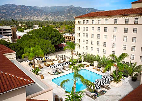Pasadena Hotel & Pool