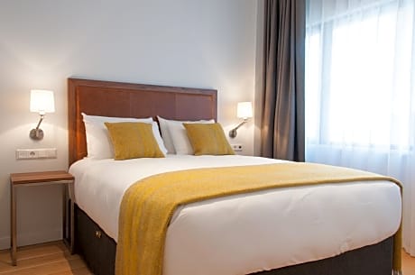 Superior One Bedroom Apartment