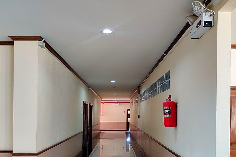 OYO 75334 Train Hotel