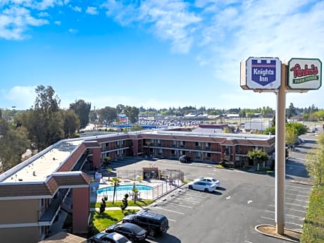 Knights Inn Madera