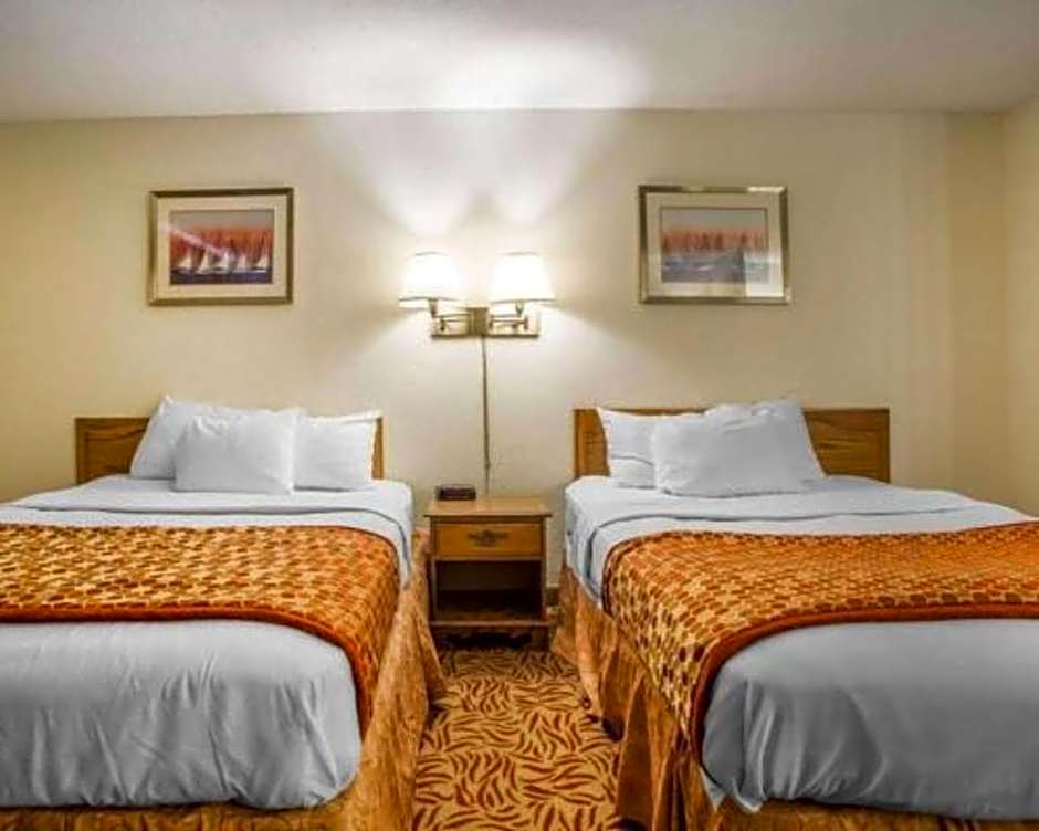 Econo Lodge Inn & Suites Stevens Point