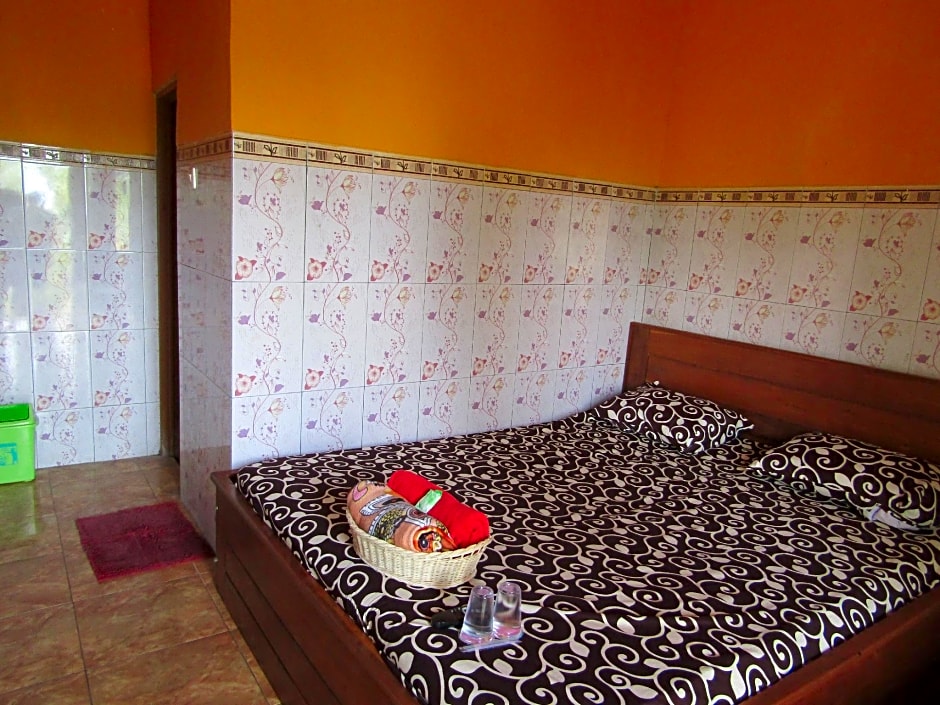 Losmen Kinasih Puncak & Gazebo Pandang