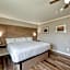 Harbor House Inn