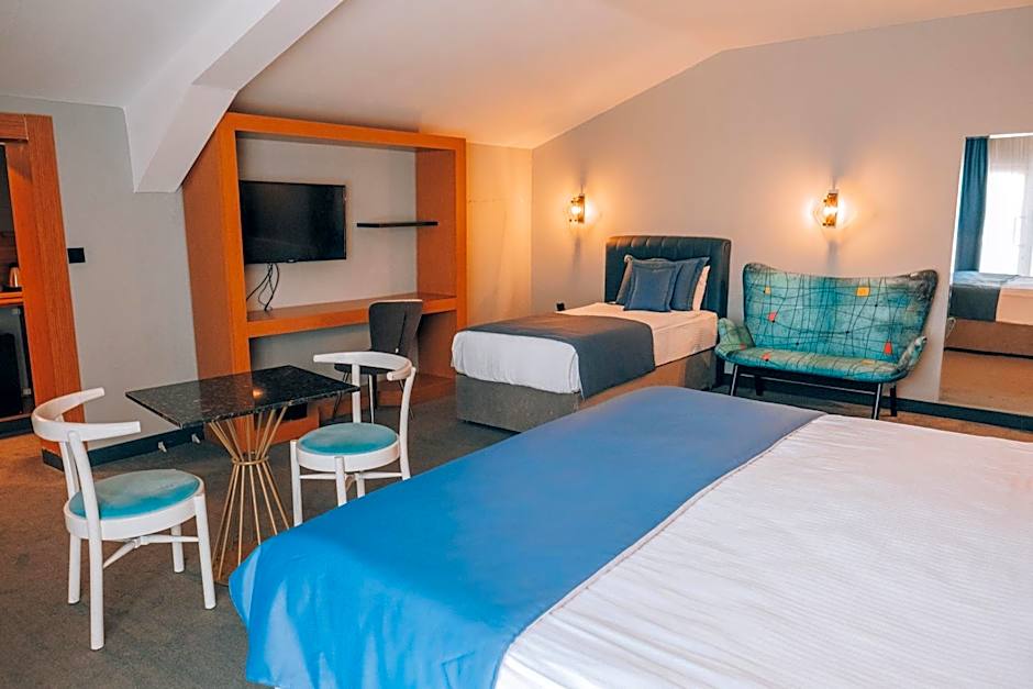 Roof 264 Hotel & Suites