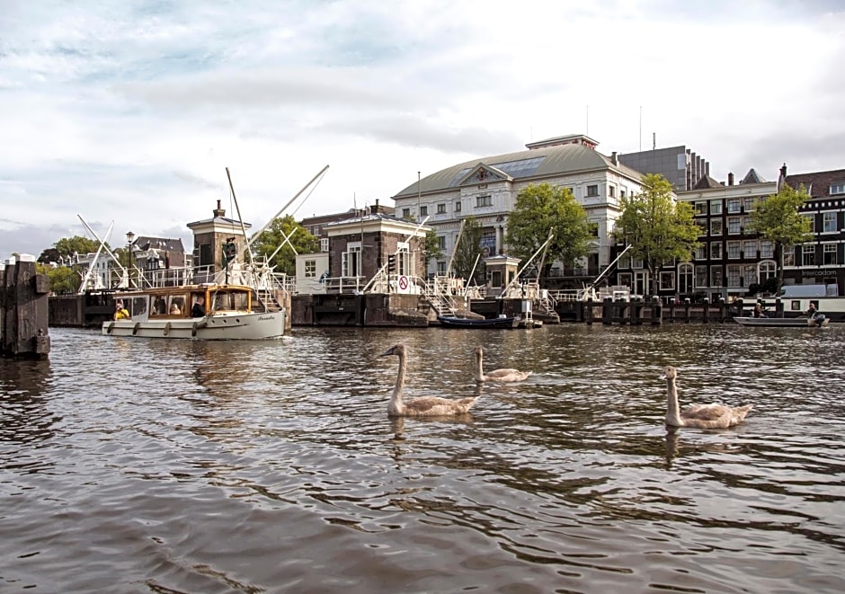 SWEETS - Amstelschutsluis