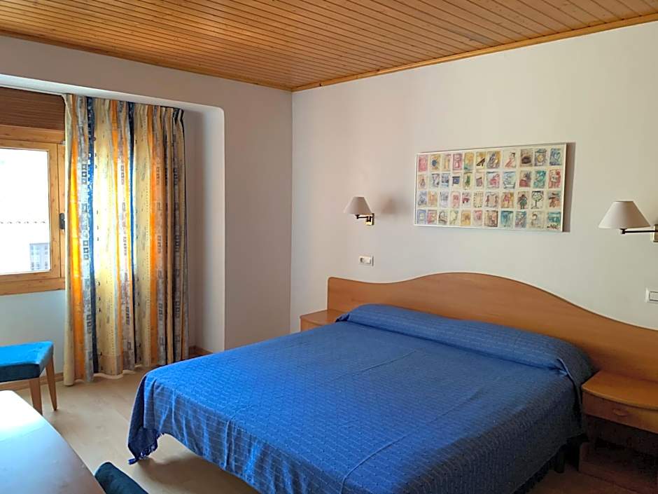 Foto 1 daripada 6 — 1 Double Bed or 2 Beds
