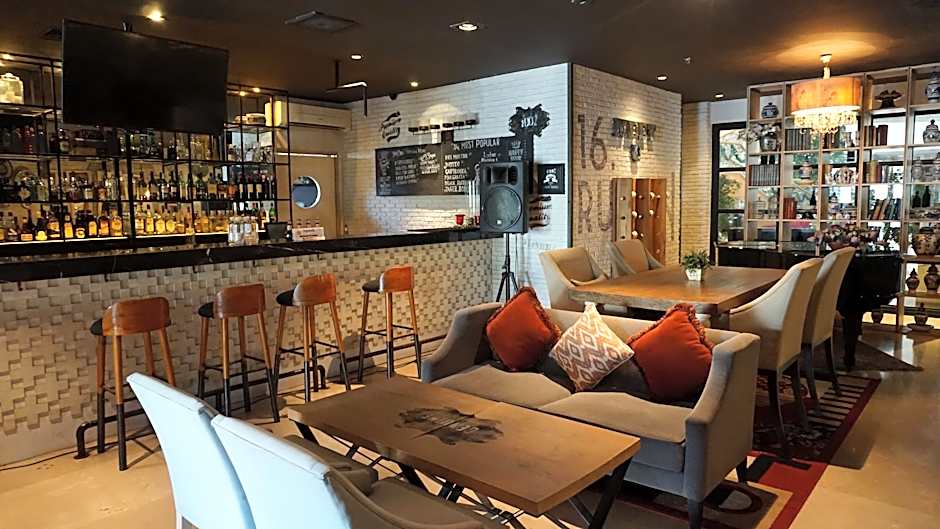 Roosseno Plaza Serviced Apartment